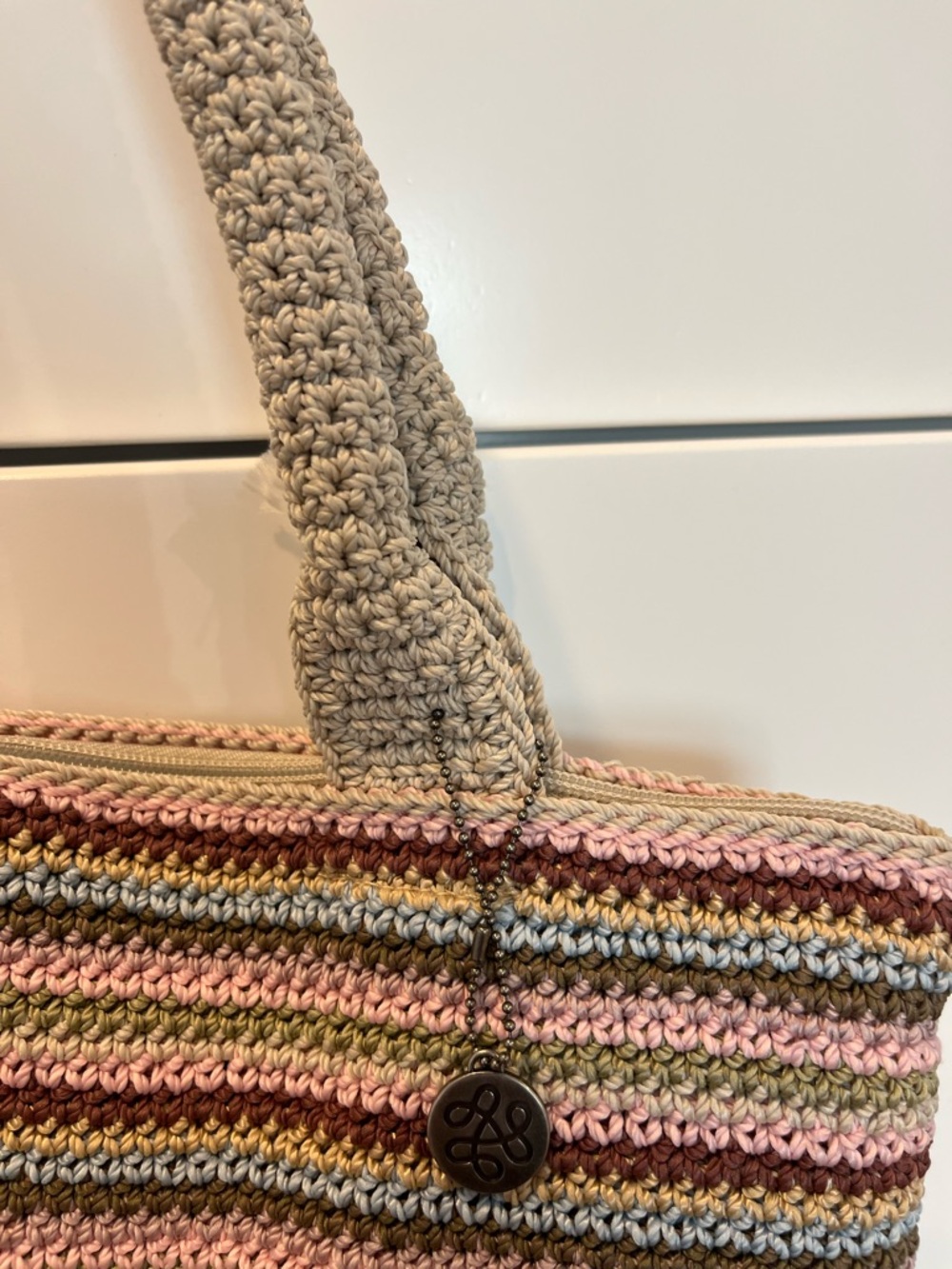 NEW The Sak Crafted Classics Carryall - Hand Crochet in Pink Multi - Picture 3 of 6